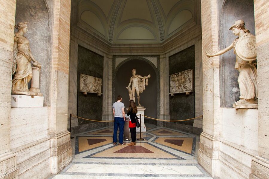 Rome: Colosseum, Vatican Museums & Historic Center in a Day - The guide makes or breaks the day