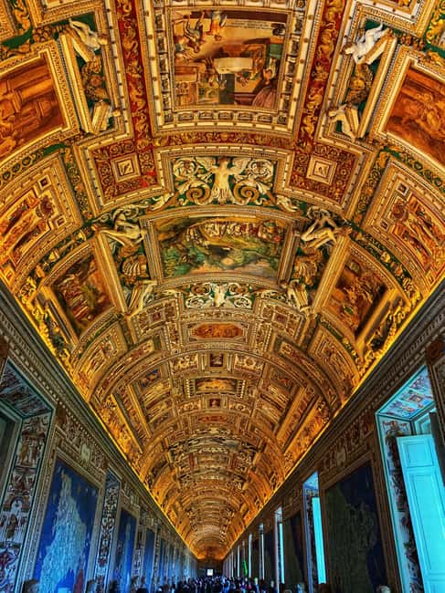 Rome: Fast-Track Ticket to Vatican Museum & Sistine Chapel - Meeting the host and getting inside