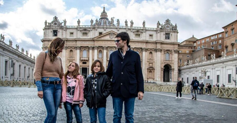 Rome: Private Kid-Friendly Tour of Vatican City and Museums - Meeting your guide outside the Vatican Museums