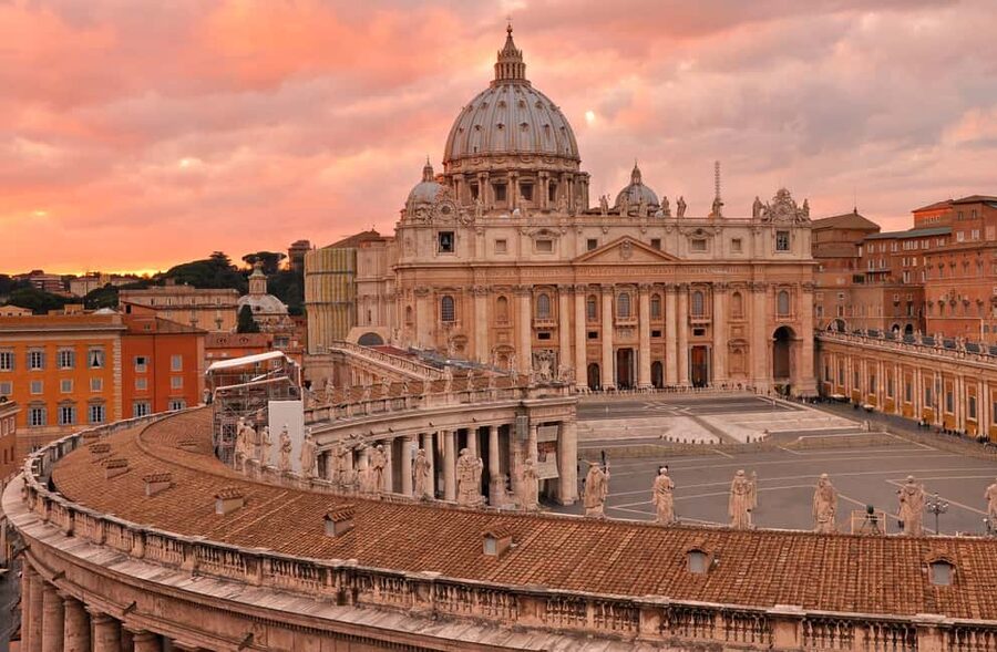 Rome: Vatican Museums & Sistine Chapel Small Group Tour - Raphael Rooms and the old papal apartments