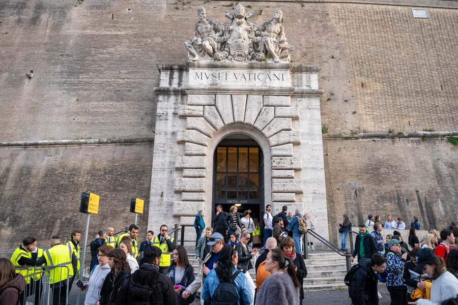 Rome: Vatican Museums, Sistine Chapel, & St. Peter's Option - Timing, crowds, and the best pace