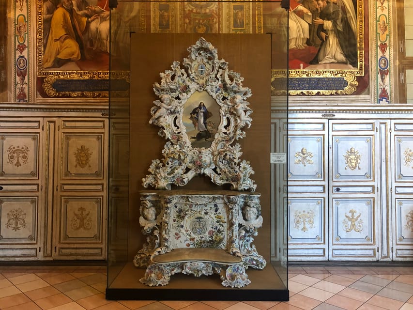 Rome: Vatican Museums & Sistine Chapel Ticket with Host - The Pinecone Courtyard and the museum route
