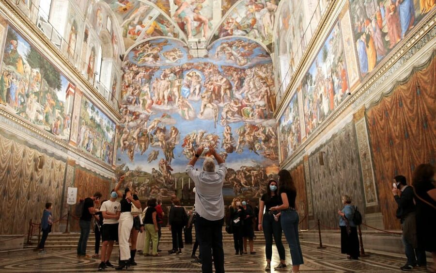 Rome: Vatican Museums Sistine Chapel with priority admission - Finding the Habemus Tours office