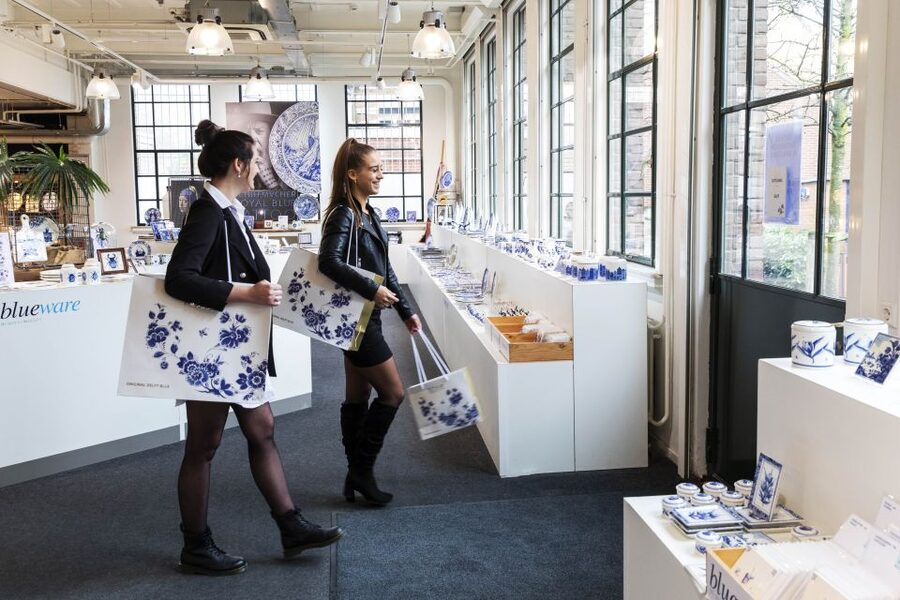 Royal Delft: Delftblue Factory and Museum - Seeing the painters at work