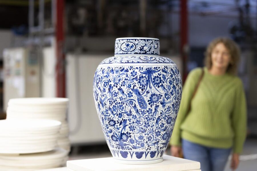 Royal Delft: Delftblue Factory and Museum - From clay molds to painted plates