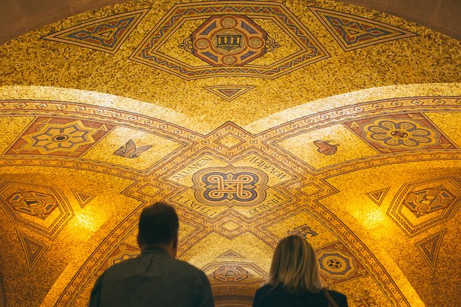 Royal Ontario Museum Admission - Food, shopping, and useful breaks