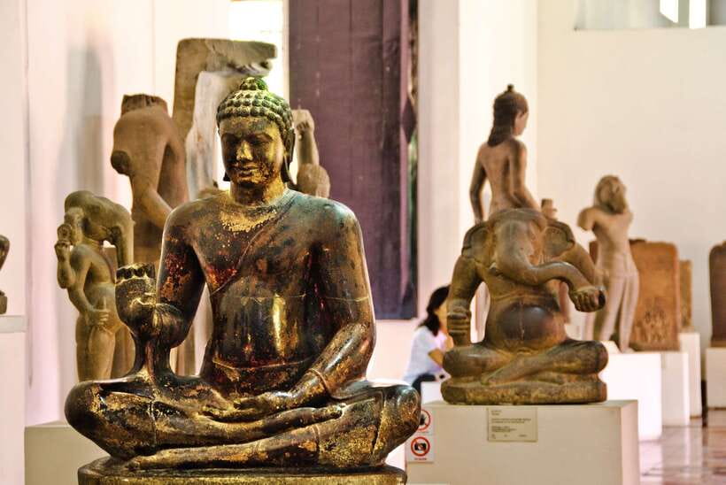 Royal Palace, National Museum & Wat Phnom with Private tour - Why this four-hour Phnom Penh tour works well
