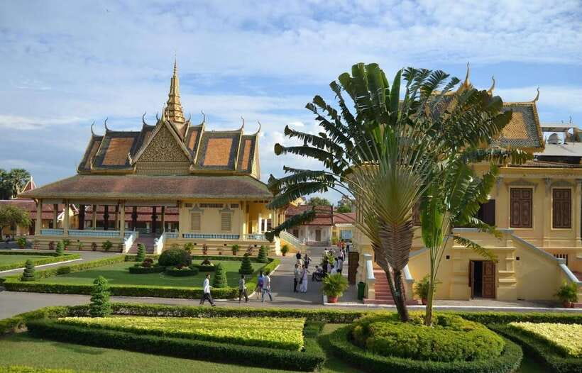 Royal Palace, National Museum & Wat Phnom with Private tour - The Royal Palace, with renovation in mind