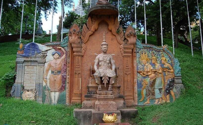 Royal Palace, National Museum & Wat Phnom with Private tour - What the private guide adds