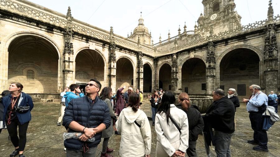 Santiago: Cathedral & Museum Tour + Pórtico of Glory Option - Starting in Praza do Obradoiro