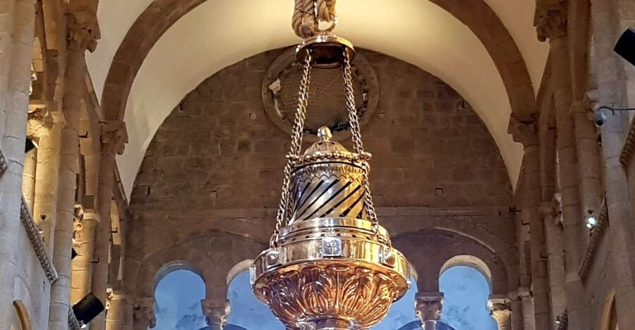 Santiago: Cathedral & Museum Tour + Pórtico of Glory Option - The Chapter Library and Botafumeiro