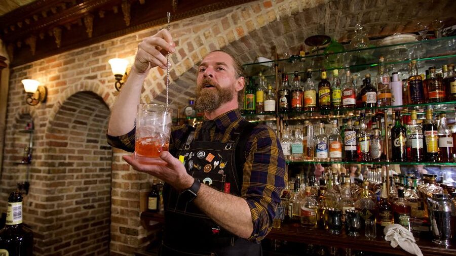 Savannah: Cocktail Class at American Prohibition Museum - Who should book this experience