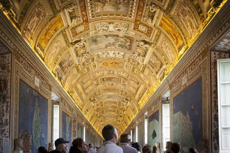 Semiprivate Guided Tour of Vatican Museums & Sistine Chapel - Reserved entry into the Vatican Museums