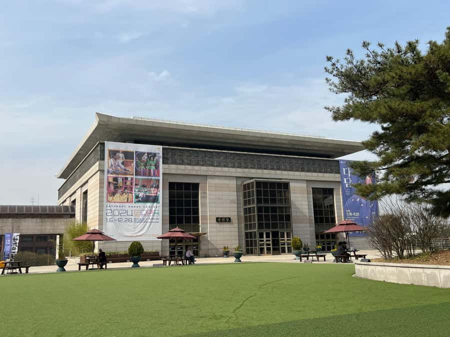 SEOUL: Gugak - Korean Traditional Music Museum&Concert Tour - Who will enjoy this Gugak experience most