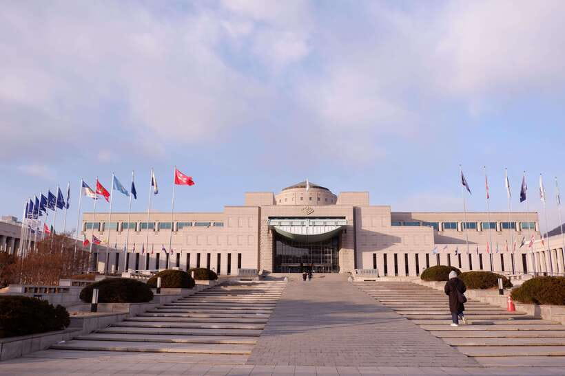 Seoul: The War Museum, Jogyesa, and Tapgol Park Tour - Following South Korea’s modern story