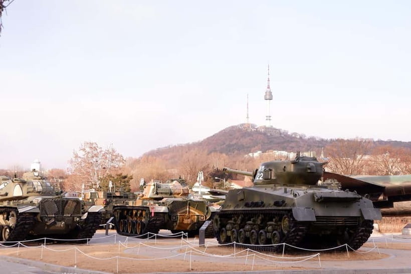 Seoul: The War Museum, Jogyesa, and Tapgol Park Tour - Tapgol Park, independence, and Squid Game