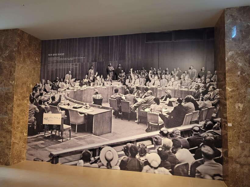 Seoul: War Memorial of Korea Private Guided Museum Tour - The value of a balanced presentation