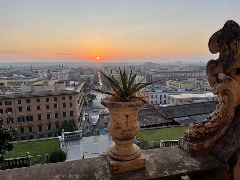 Sistine Chapel and Vatican Museums Small Group Tour - Why the guide matters here