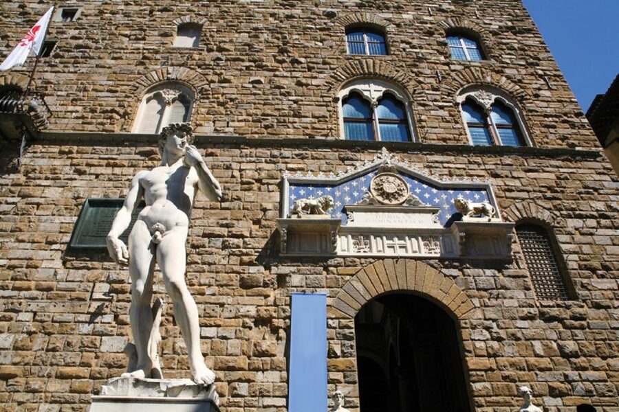 Skip the line: Accademia Gallery small group tour - Skip-the-line convenience, with a meeting-point warning