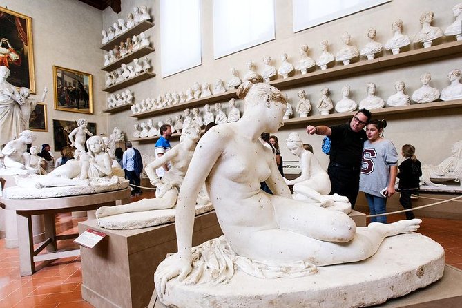 Skip the Line: Florence's Accademia Gallery Priority Entrance Ticket - Finding the meeting point at Via Ricasoli 41