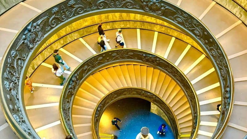 Skip-the-Line Ticket: Vatican Museums & Sistine Chapel - Reaching the Sistine Chapel