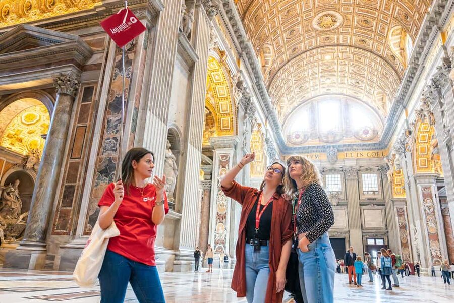 Skip-the-Line Vatican Museum, Sistine Chapel & Basilica Tour - Meeting your guide near Viale Vaticano