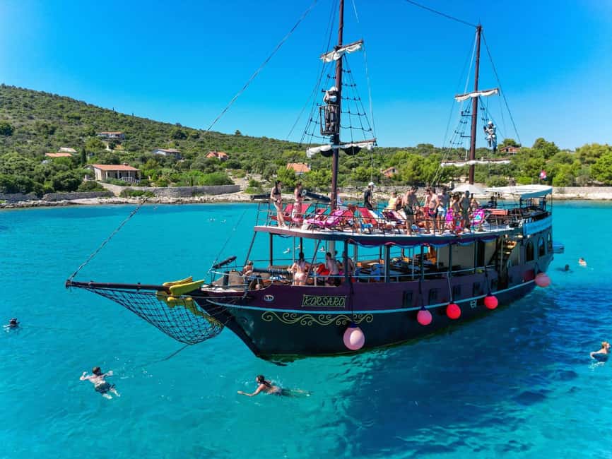 Split: Blue Lagoon Underwater Museum Tour w/Lunch & Drinks - The Blue Lagoon stop: clear water and boat jumps