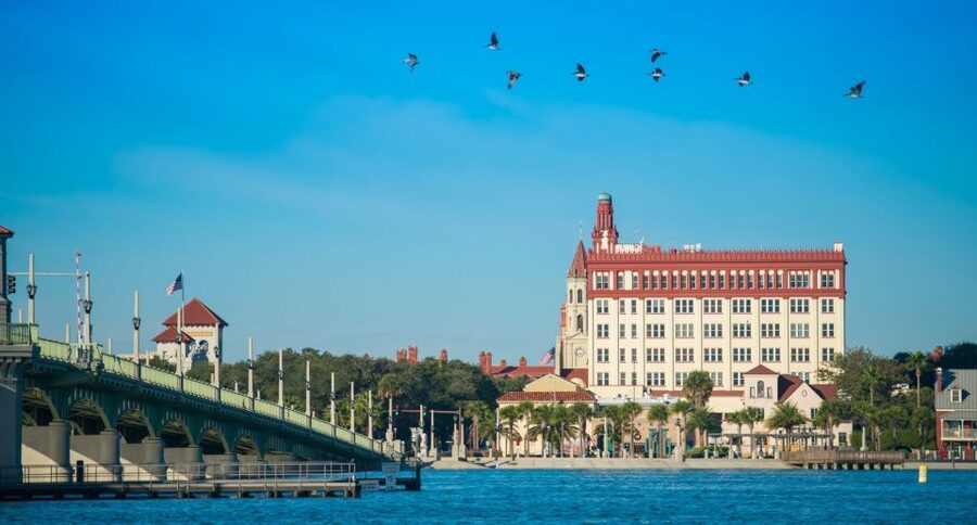 St. Augustine: Hop-on Hop-off Trolley Tour with Museum Entry - Why the trolley works well in St. Augustine