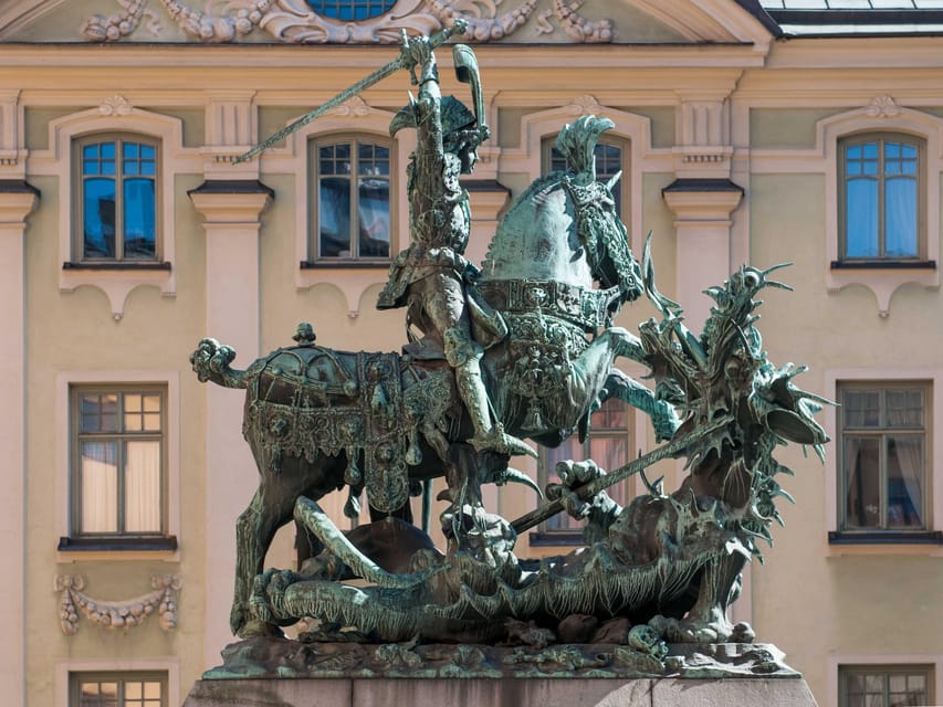 Stockholm Must See: City Hall, Gamla Stan and Vasa Museum - How the guides shape the experience