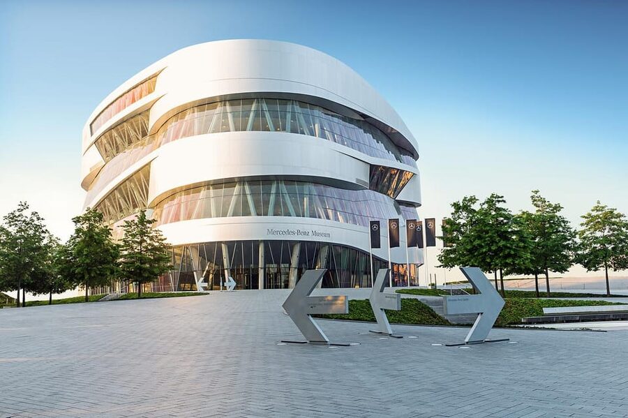 Stuttgart: Mercedes-Benz Museum Entry Ticket - Two routes, one large museum