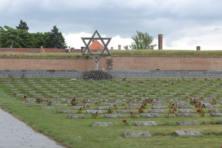 Terezin: Guided Tour of the Concentration Camp and Museum - What the $57 price includes