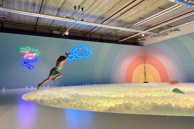 The Upside Down Museum Amsterdam Admission Ticket - The best way to handle the one-way route