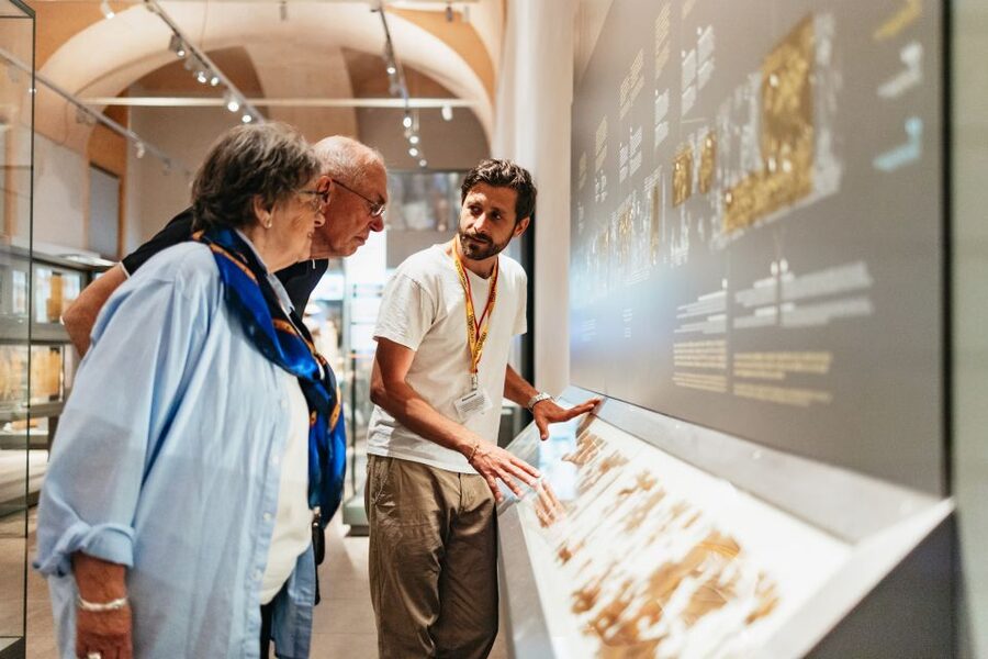 Turin: Egyptian Museum Priority Access Guided Tour - Meeting your guide outside the entrance