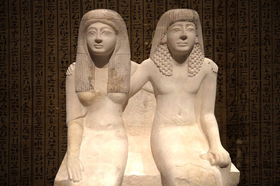 Turin: Egyptian Museum Small Group Skip-the-Line Guided Tour - What the two-hour format feels like