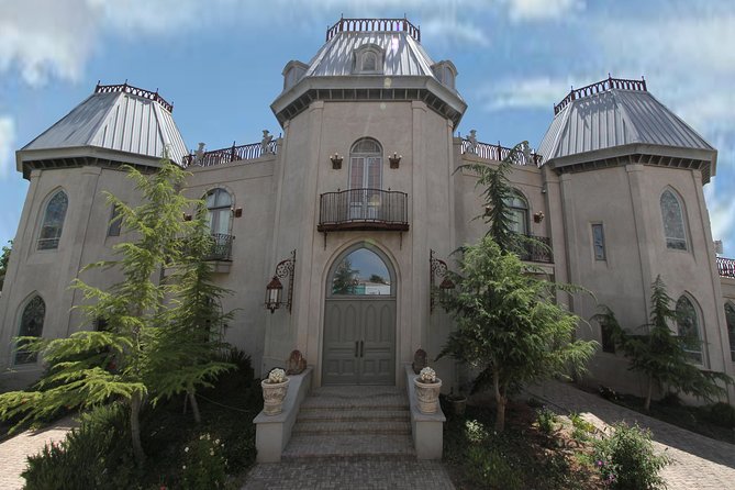 Turquoise Museum Visit - Entering the Albuquerque castle