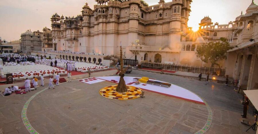 Udaipur: City Palace Museum Tour and Lake Pichola Boat Tour - The pace, guide quality, and practical details