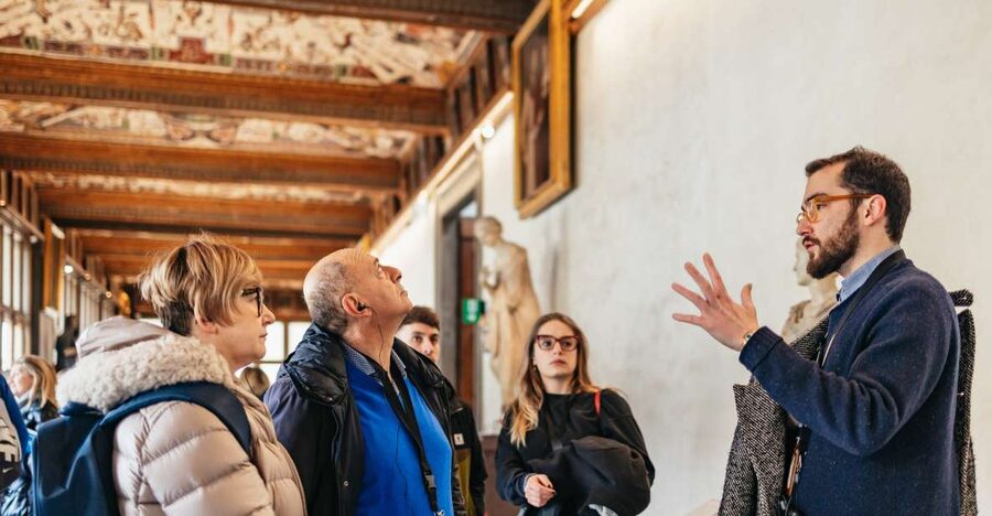 Uffizi Gallery: Renaissance Masterpieces Guided Tour - Inside the Uffizi: a focused 90-minute route