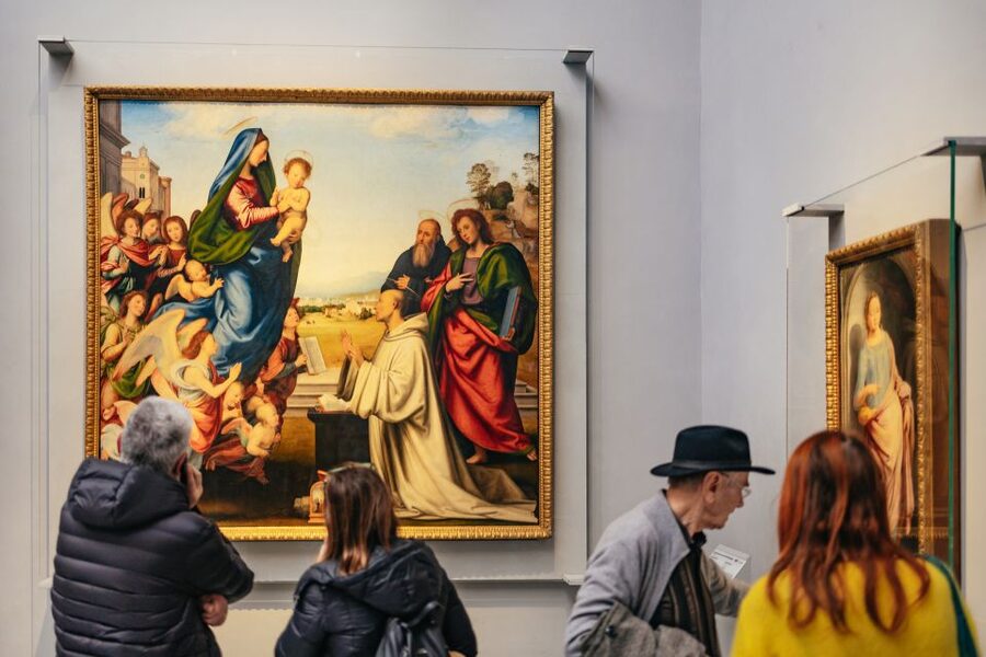 Uffizi Gallery: Renaissance Masterpieces Guided Tour - The stairs are a serious practical issue