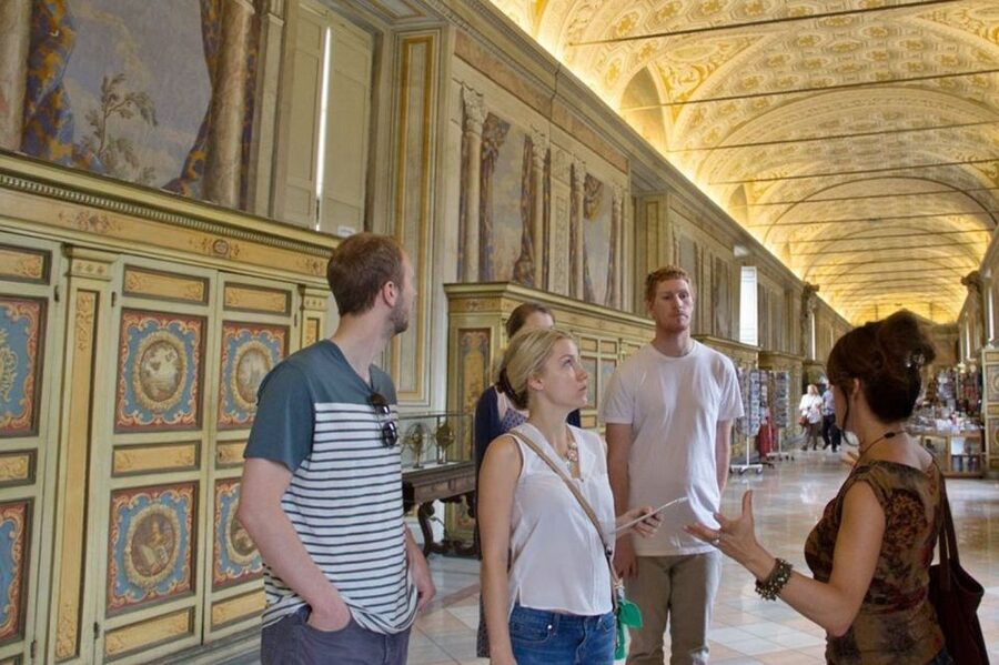 Vatican: Early Entry to Museums, Sistine Chapel & St Peter's - Dress, bags, and practical preparation