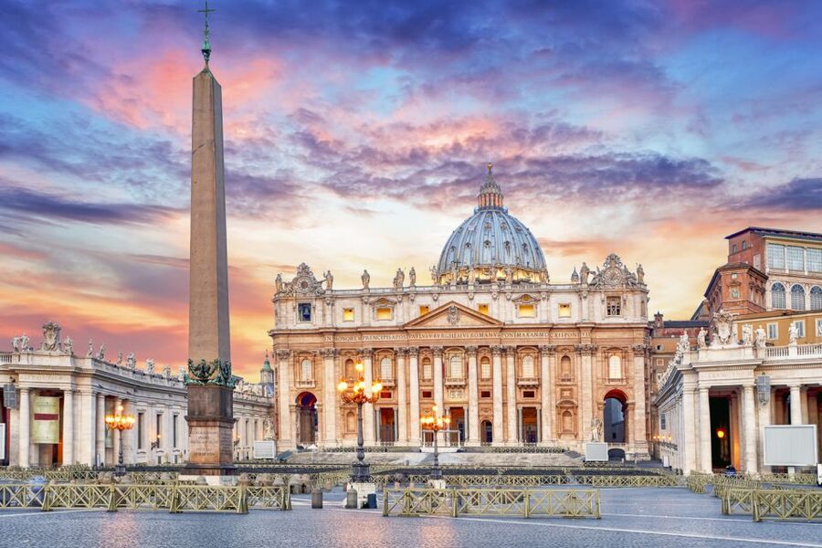Vatican: Museums, Sistine Chapel, & Access to the Basilica - Why this Vatican route works well