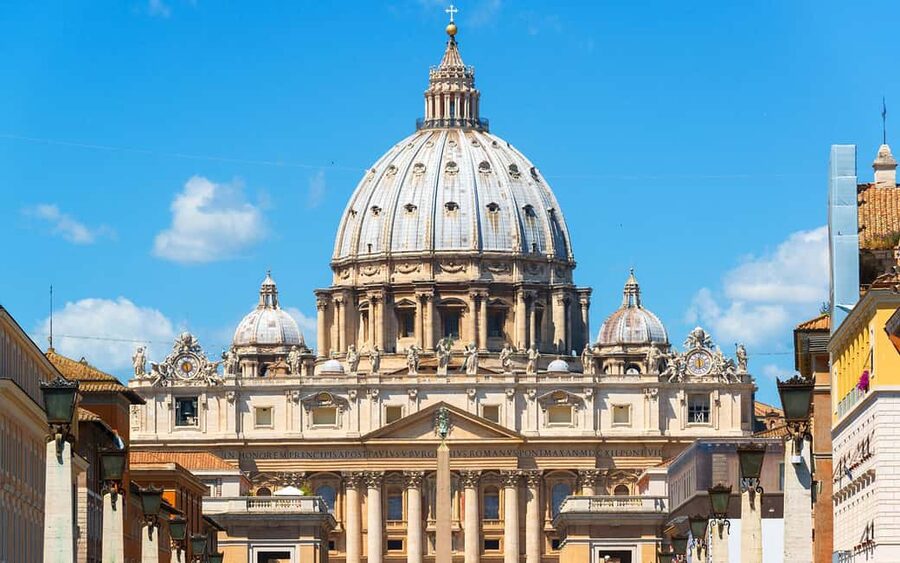 Vatican: Museums, Sistine Chapel, & Access to the Basilica - Raphael Rooms: a strong middle section