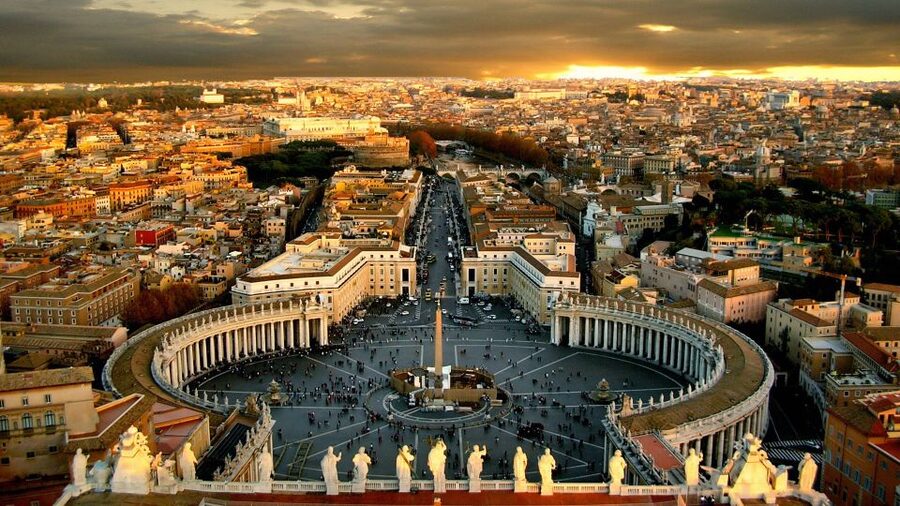 Vatican: Museums, Sistine Chapel, & Access to the Basilica - What the crowd and group size feel like