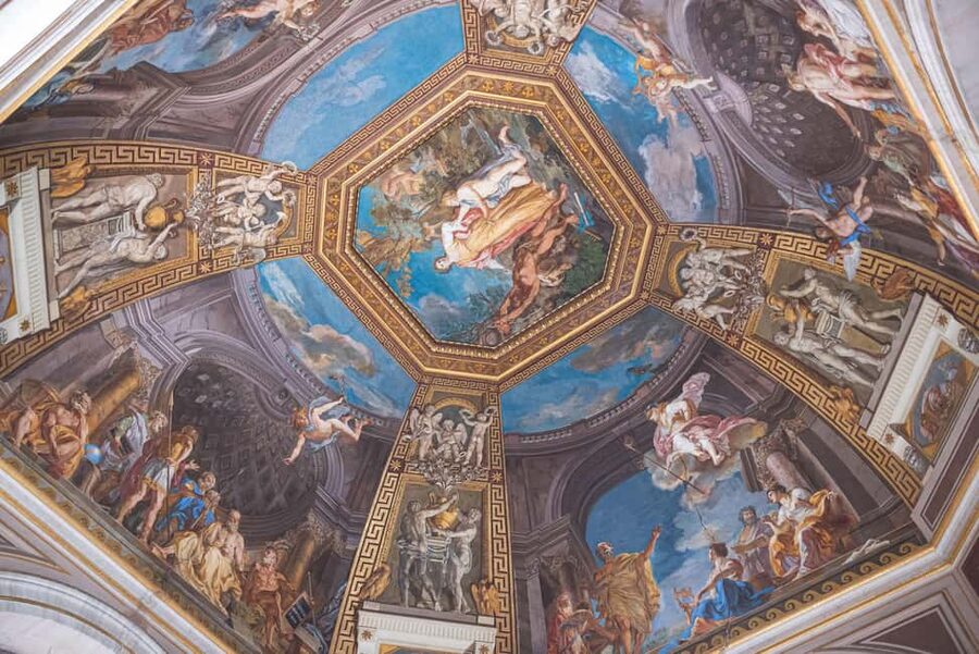 Vatican Museums, Sistine Chapel and Basilica guided tour - Meeting up and getting inside the Vatican Museums