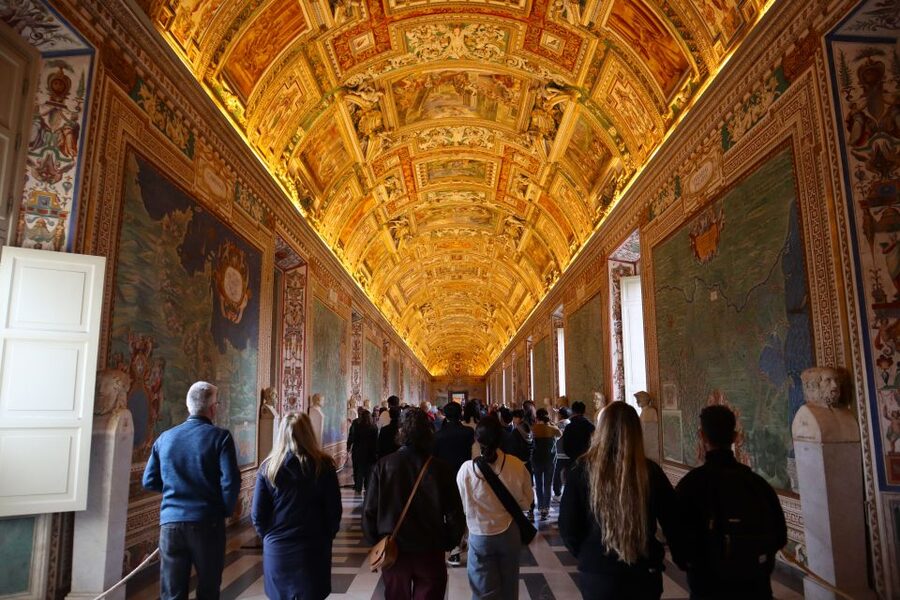 Vatican Museums & Sistine Chapel Guided Tour - What the headsets and group size really mean