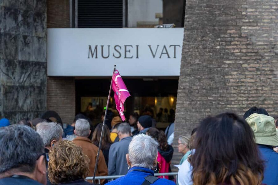 Vatican Museums & Sistine Chapel Skip-the-Ticket-Line Tour - Cortile del Belvedere and the first look at Vatican art