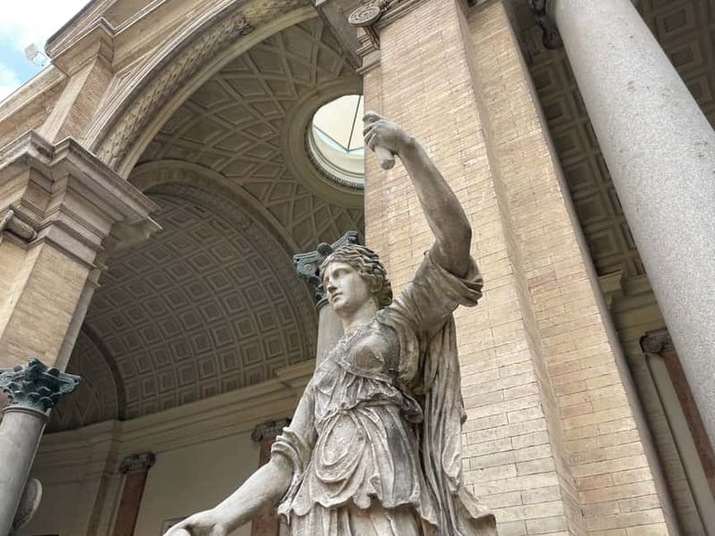 Vatican Museums, Sistine Chapel & St. Peter's Square Tour - Why the priority entrance matters at the Vatican