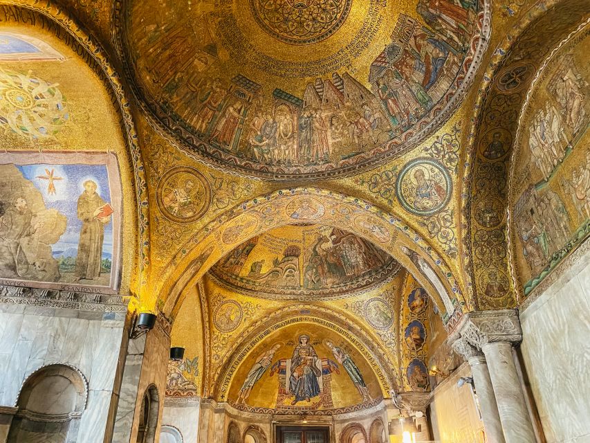 Venice: St. Mark Basilica Ticket, Audioguide+History Gallery - Entering the basilica with priority access