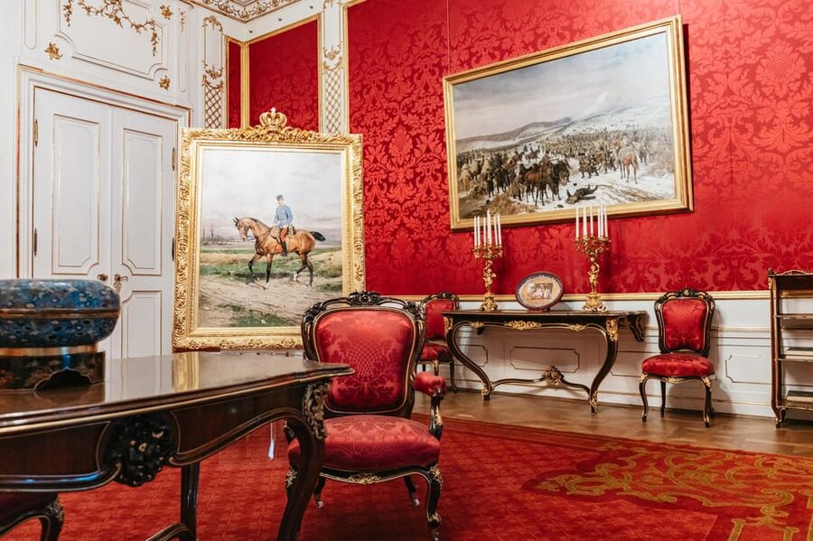 Vienna: Hofburg and Empress Sisi Museum Guided Tour - Starting at Albertinaplatz