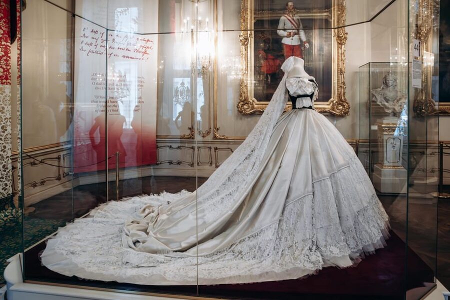 Vienna: Skip-the-Line Hofburg and Empress Sisi Museum Tour - Useful planning details for a smoother visit
