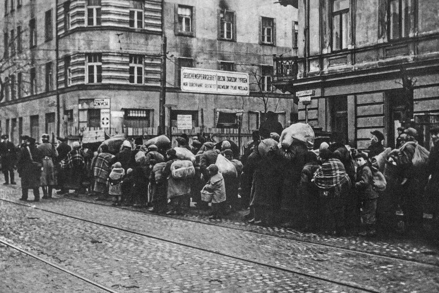 Warsaw: Ghetto, Jewish Cemetery & POLIN Museum Private Tour - The Ghetto Heroes Monument and Mila 18